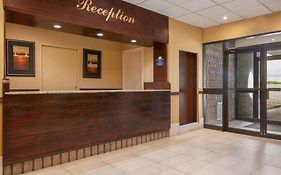 Days Inn By Wyndham Renfrew Conference Centre